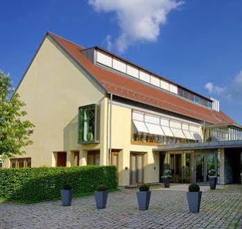 Hotel Oberschwaebischer Hof Schwendi Exterior photo